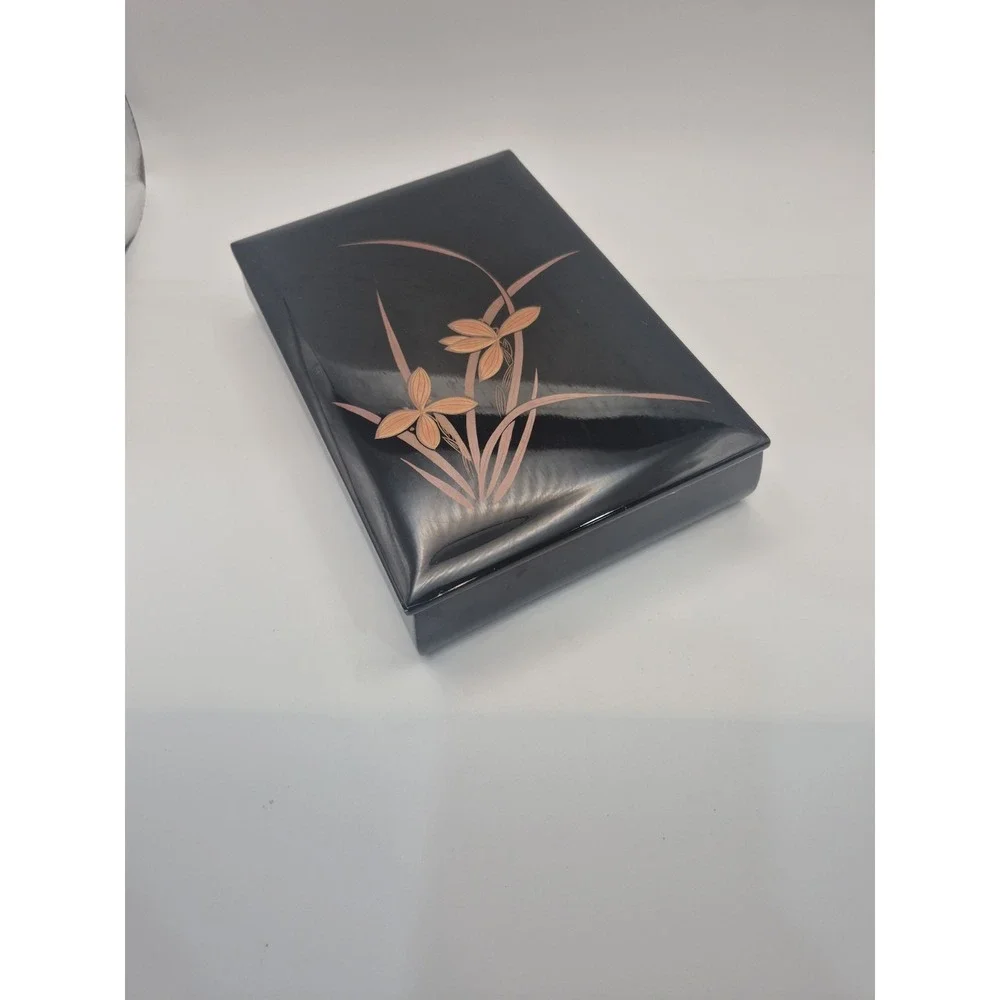 Laquerware Black Box With Painted Iris Design 7.25